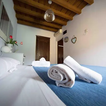 Bed and breakfast Fleur De Lis 2*
